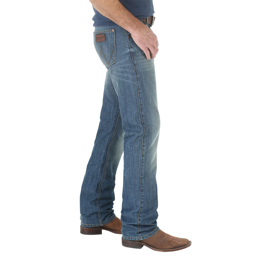 Wrangler Retro Slim Fit River Wash Jeans - Image 3